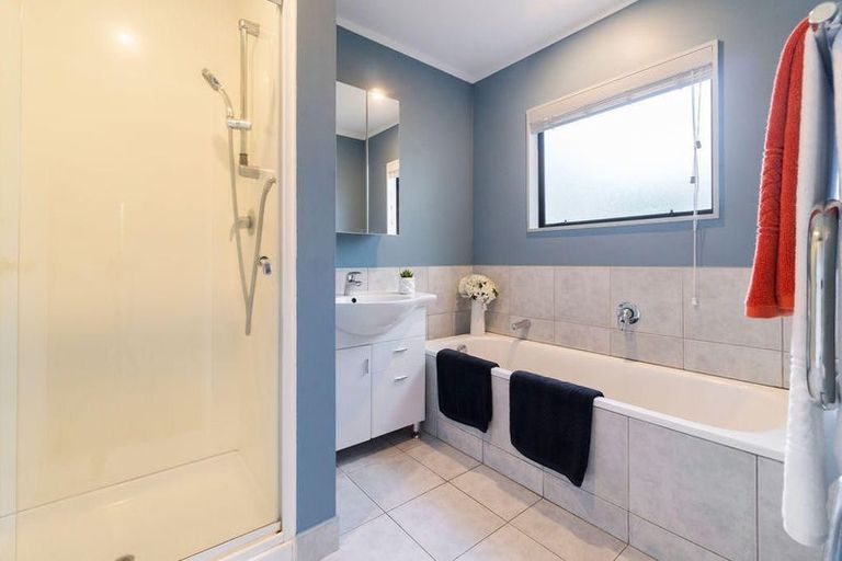 Photo of property in 1/103 Carlisle Road, Torbay, Auckland, 0632