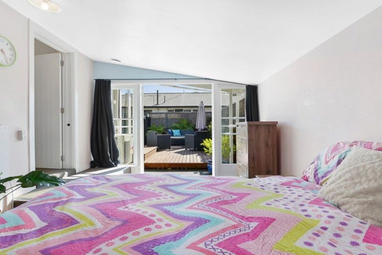 Photo of property in 1/103 Prestons Road, Redwood, Christchurch, 8051