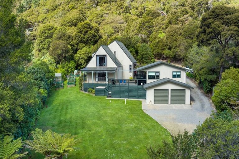 Photo of property in 12 St Omer Road, Saint Omer, Picton, 7282