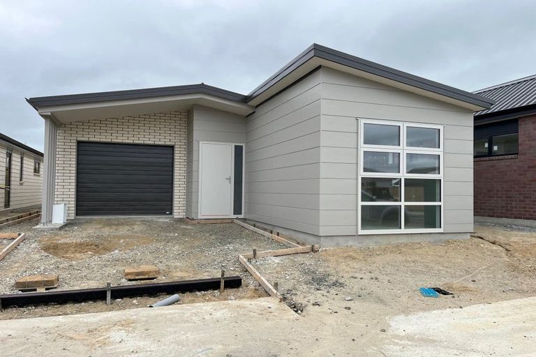Photo of property in 21 Waruhia Crescent, Rototuna North, 3281