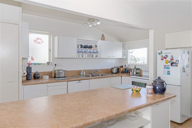 Photo of property in 46b Rosario Crescent, Red Beach, 0932