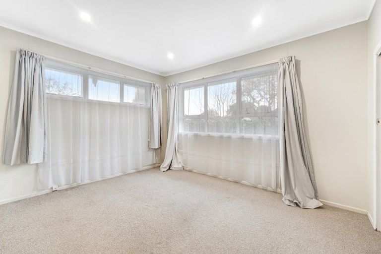 Photo of property in 56 Botany Road, Botany Downs, Auckland, 2010