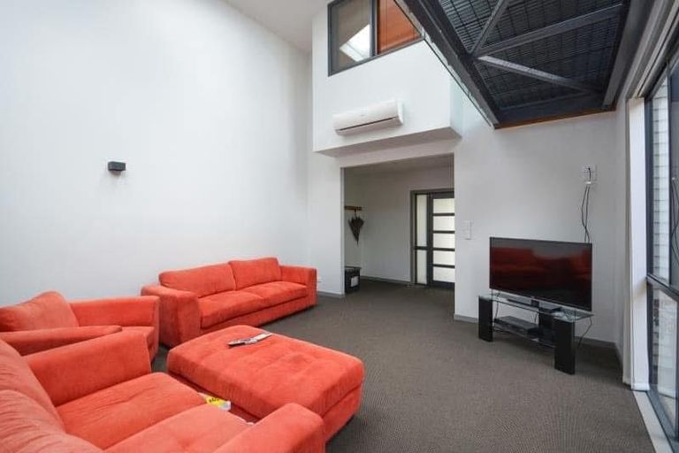 Photo of property in 203 Leith Street, North Dunedin, Dunedin, 9016