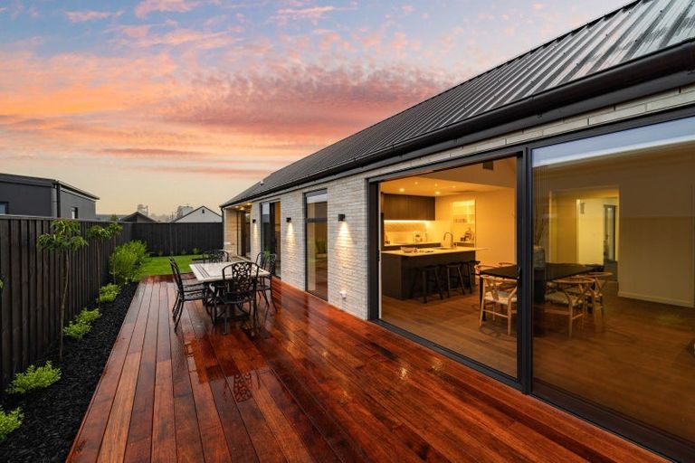 Photo of property in 19 Perehia Mews, Marshland, Christchurch, 8083