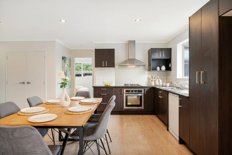 Photo of property in 1d Kuaka Place, New Lynn, Auckland, 0600