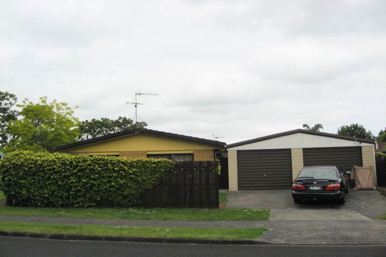 Photo of property in 180 Walter Strevens Drive, Conifer Grove, Takanini, 2112