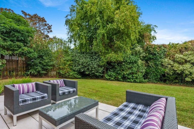 Photo of property in 1/9a Eversleigh Road, Belmont, Auckland, 0622