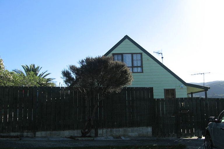 Photo of property in 7 Clapham Grove, Stokes Valley, Lower Hutt, 5019