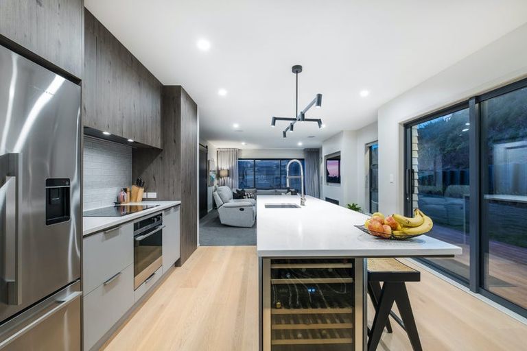 Photo of property in 20 Queen Charlotte Drive, Aotea, Porirua, 5024