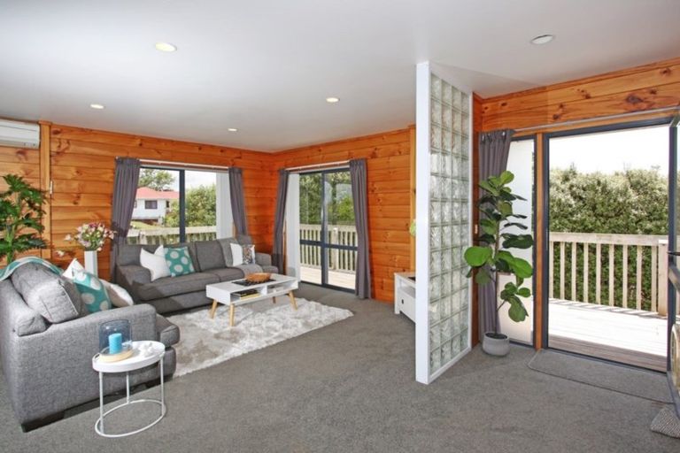 Photo of property in 41 Clarks Beach Road, Clarks Beach, 2122