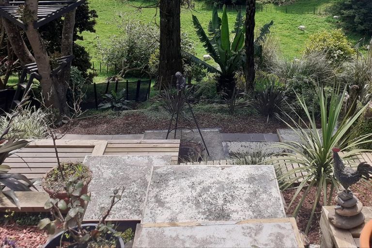 Photo of property in 8 Pararewa Drive, Whalers Gate, New Plymouth, 4310