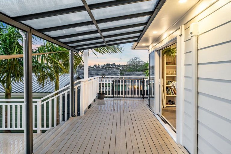 Photo of property in 26 Arlette Place, Massey, Auckland, 0614