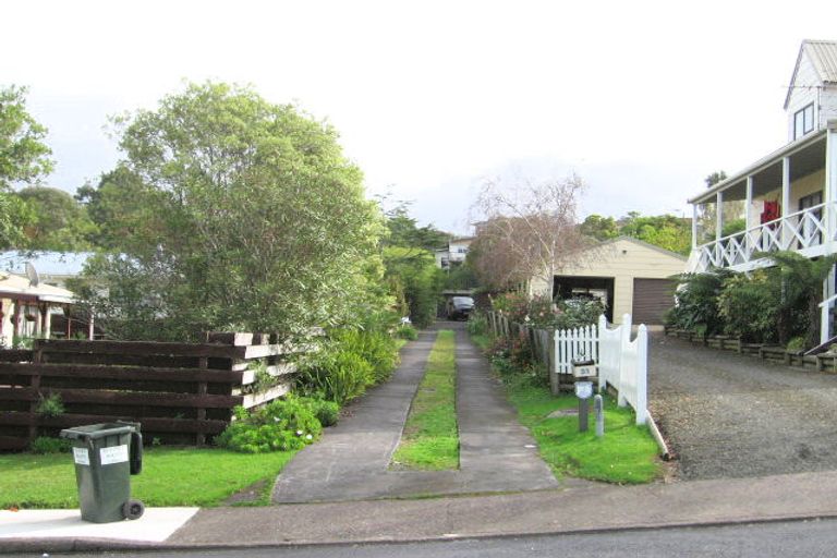Photo of property in 31 Fairway Avenue, Red Beach, 0932