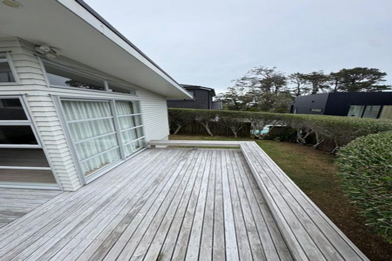 Photo of property in 8a Glenfield Road, Birkenhead, Auckland, 0626