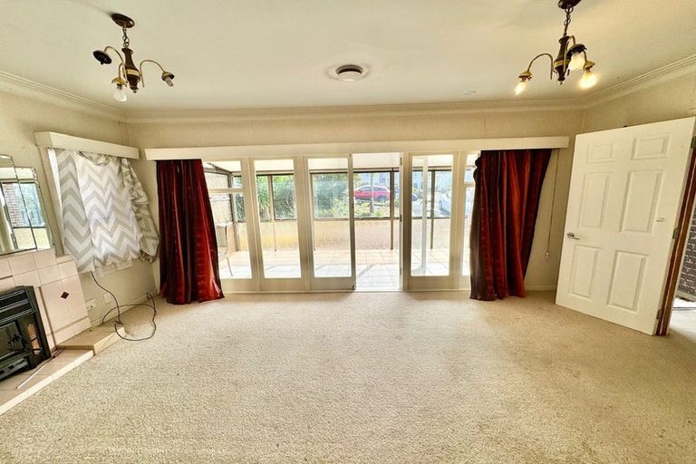 Photo of property in 45 Woodford Avenue, Henderson, Auckland, 0610