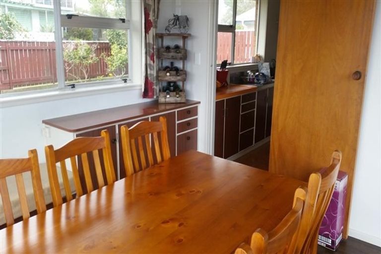 Photo of property in 16 Darwin Crescent, Spotswood, New Plymouth, 4310