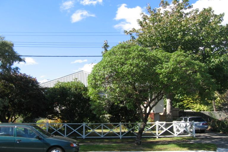 Photo of property in 13 Dowling Grove, Silverstream, Upper Hutt, 5019