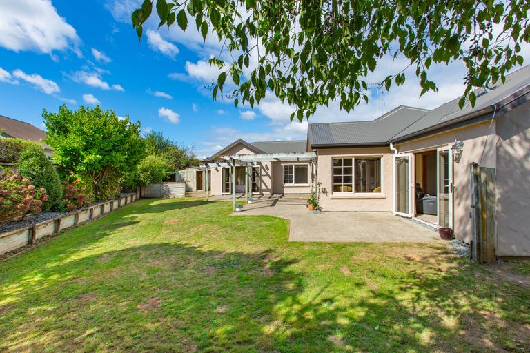 Photo of property in 18 Roderick Place, Rototuna, Hamilton, 3210