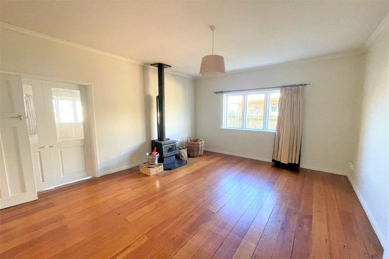 Photo of property in 61 Tiro Tiro Road, Levin, 5510