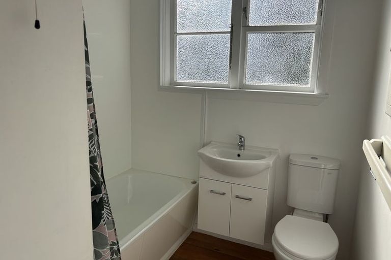 Photo of property in 12 Kitchener Place, Opawa, Christchurch, 8023