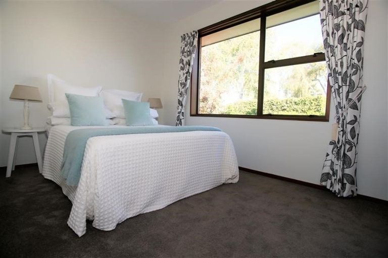 Photo of property in 5 Deepdale Street, Burnside, Christchurch, 8053