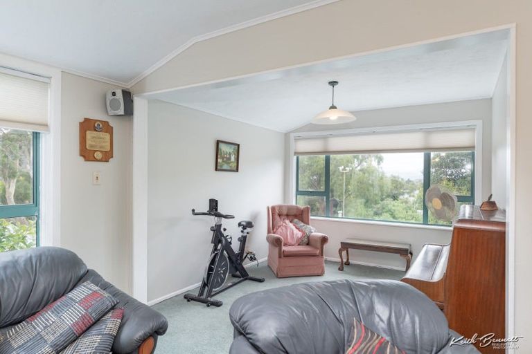 Photo of property in 46 Dowling Grove, Silverstream, Upper Hutt, 5019