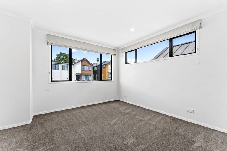 Photo of property in 9 Seafarer Crescent, Stanmore Bay, Whangaparaoa, 0932