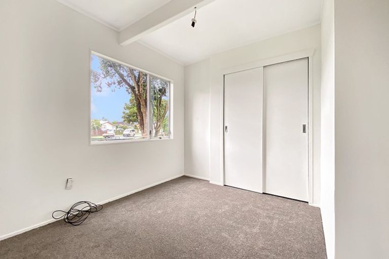 Photo of property in 4 Vimy Place, Mangere, Auckland, 2022