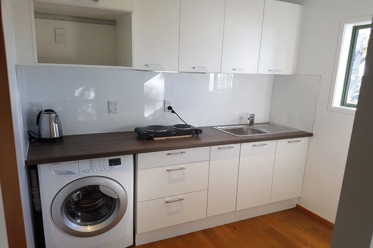 Photo of property in 14 Bonnard Place, West Harbour, Auckland, 0618