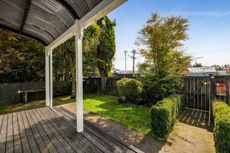 Photo of property in 9 Carrington Street, Inglewood, 4330