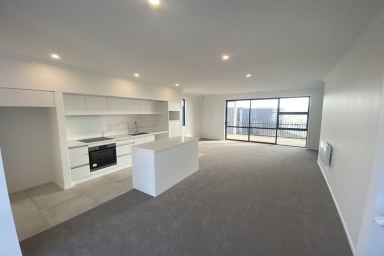 Photo of property in 28 Raranga Lane, Hobsonville, Auckland, 0616