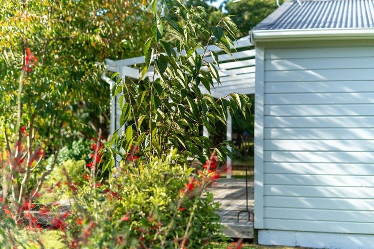 Photo of property in 120 Waihakeke Road, Waihakeke, Carterton, 5792