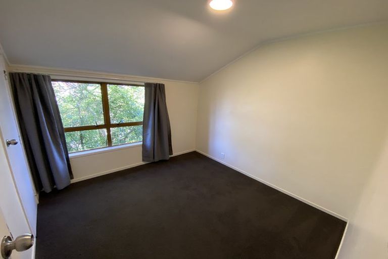 Photo of property in 1/19 Tree View Avenue, Glenfield, Auckland, 0629