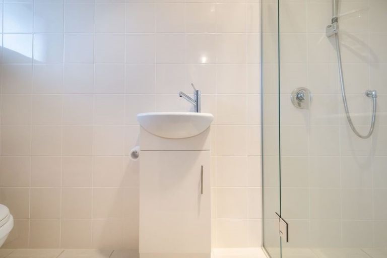 Photo of property in 2 Matuhi Rise, Henderson, Auckland, 0612