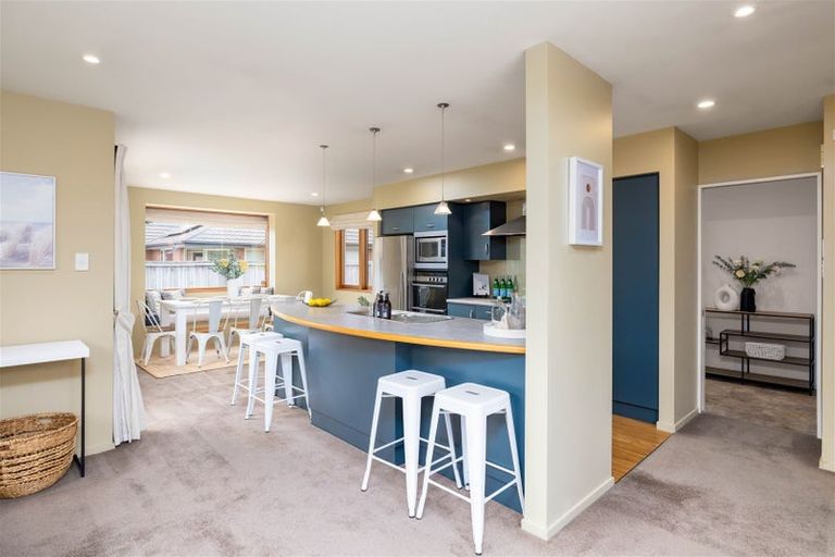 Photo of property in 8 Piper Lane, Beckenham, Christchurch, 8023