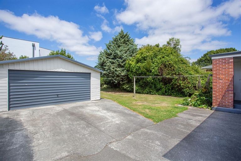 Photo of property in 6 Haynes Avenue, Upper Riccarton, Christchurch, 8041