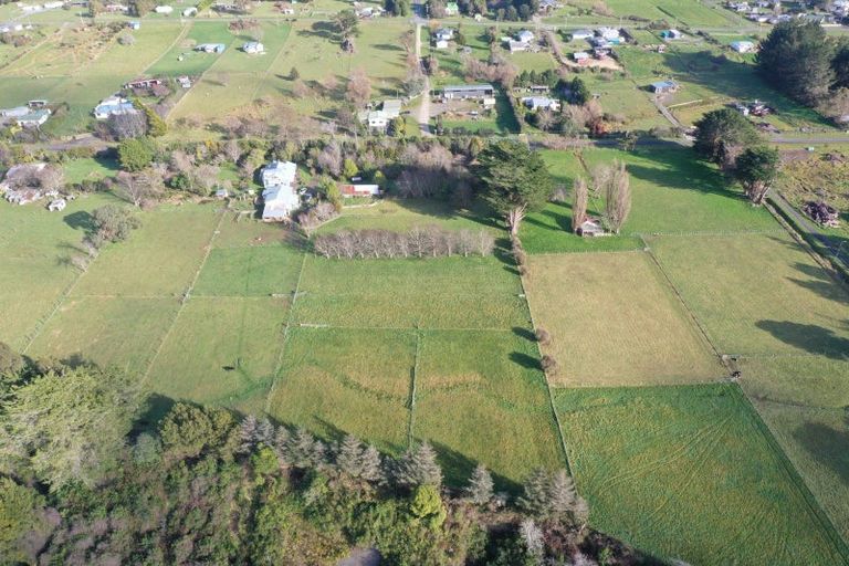 Photo of property in 69 Stanly Street, Eketahuna, 4900