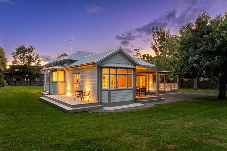 Photo of property in 43 Dale Road, Raumati South, Paraparaumu, 5032