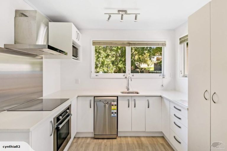 Photo of property in 56 Vandeleur Avenue, Birkdale, Auckland, 0626