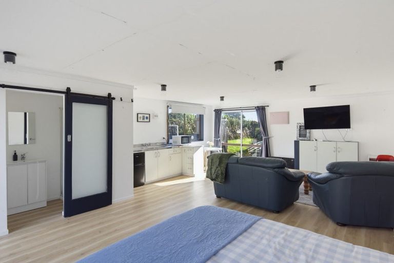 Photo of property in 11 Rodney Avenue, Te Horo Beach, Otaki, 5581