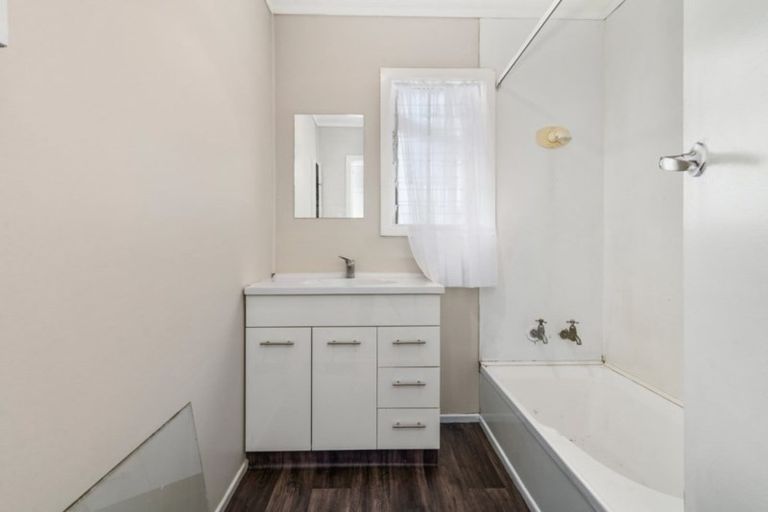 Photo of property in 6 Ross Road, Western Heights, Rotorua, 3015