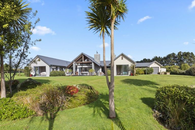 Photo of property in 98 Bushlake Way, Kingseat, Papakura, 2580