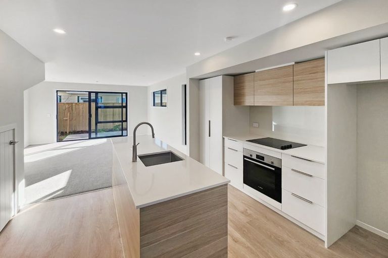Photo of property in 3/31 Wainuiomata Road, Wainuiomata, Lower Hutt, 5014