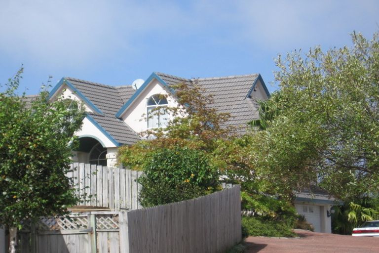 Photo of property in 11 Manu Place, Pinehill, Auckland, 0632