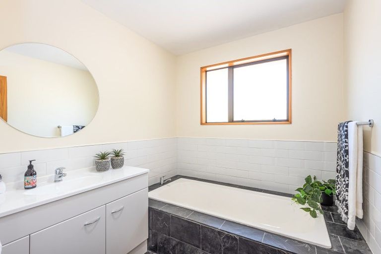 Photo of property in 53 Muir Avenue, Halswell, Christchurch, 8025