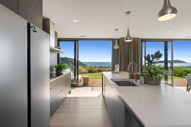 Photo of property in 7 Mason Rise, Tairua, 3508