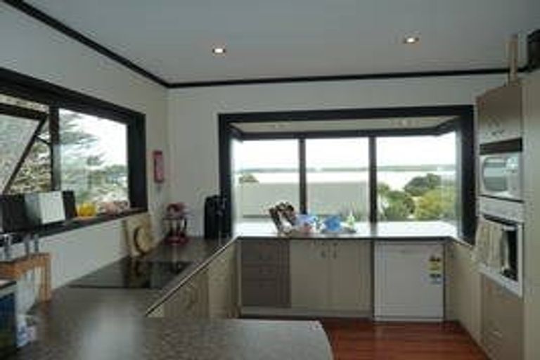 Photo of property in 10 Sunningdale Street, Wattle Downs, Auckland, 2103