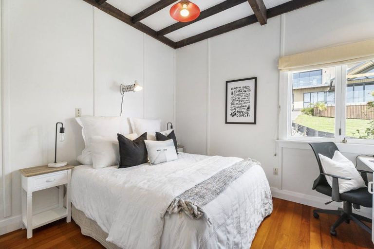 Photo of property in 2c Vipond Road, Stanmore Bay, Whangaparaoa, 0932