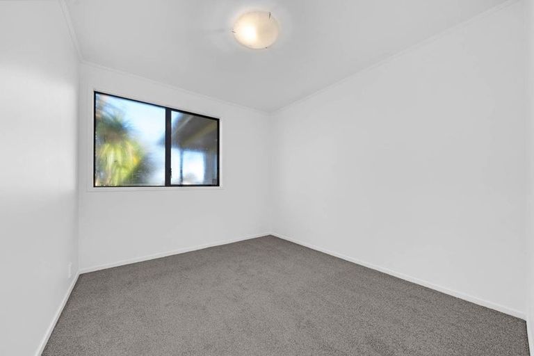 Photo of property in 6 Redcrest Avenue, Red Hill, Papakura, 2110