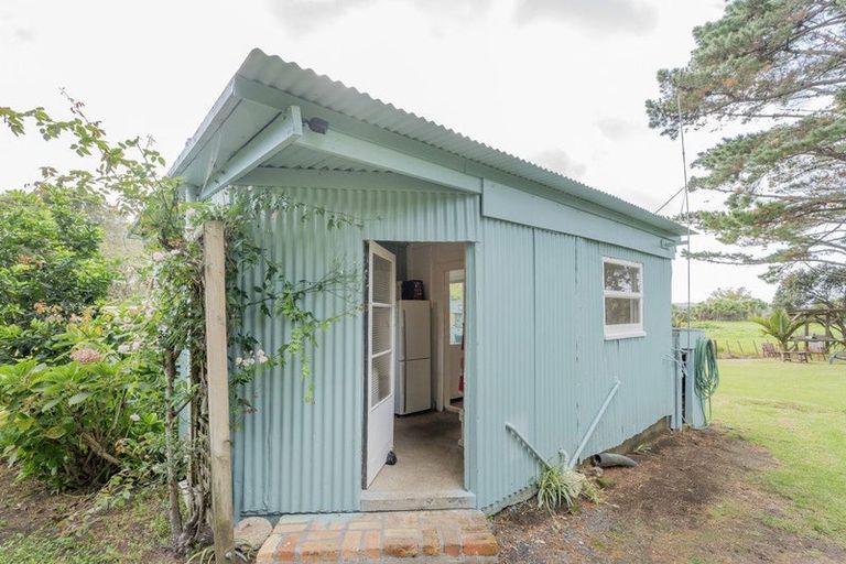 Photo of property in 5a Ocean Beach Road, Tairua, 3508